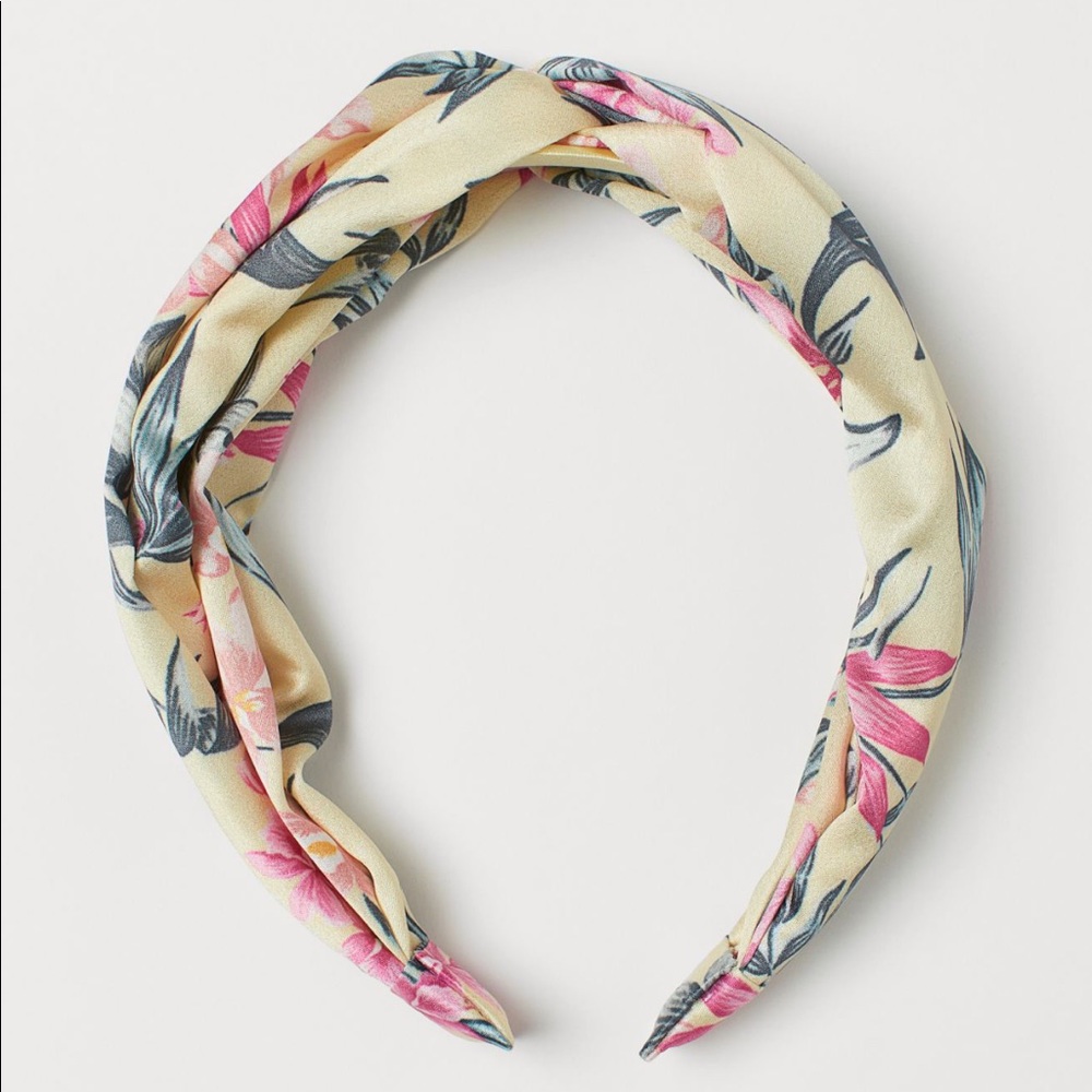 H&M LIGHT YELLOW FLORAL KNOT HAIRBAND SILKY NEW